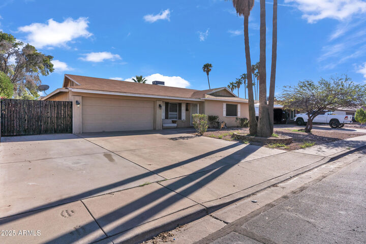 Property Photo: 2313 W Catalina Avenue AZ 85202