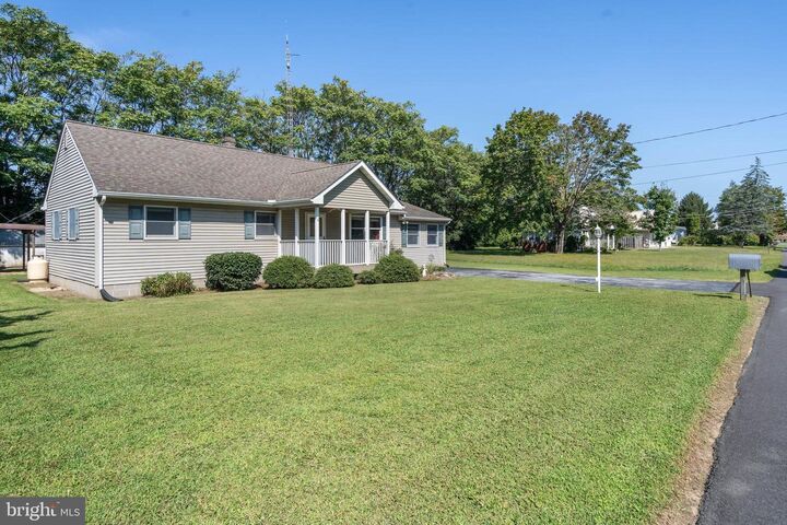 Property Photo:  113 Martin Lane  DE 19971 