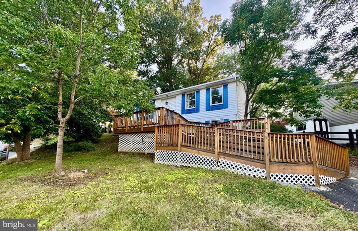 Property Photo:  615 Rockbridge Drive SE  VA 20175 