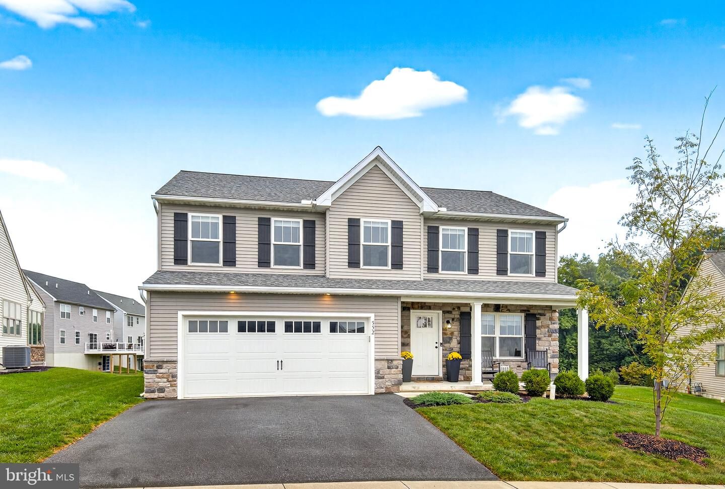 Property Photo:  552 Madison Way  PA 17545 