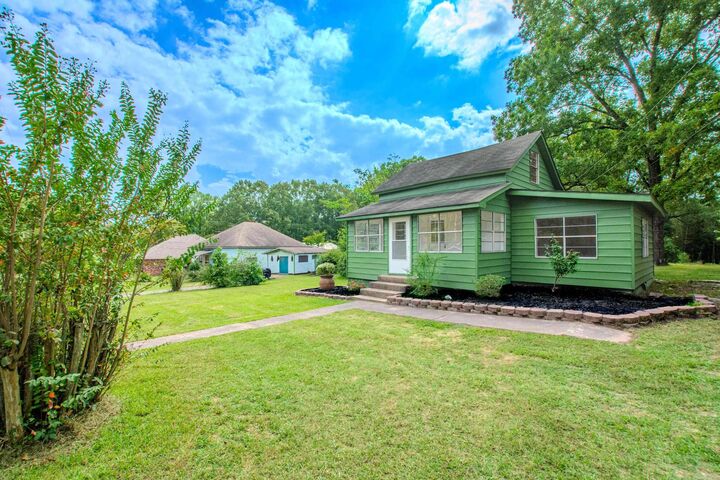 Property Photo:  1025 Virginia Avenue  AR 72011 