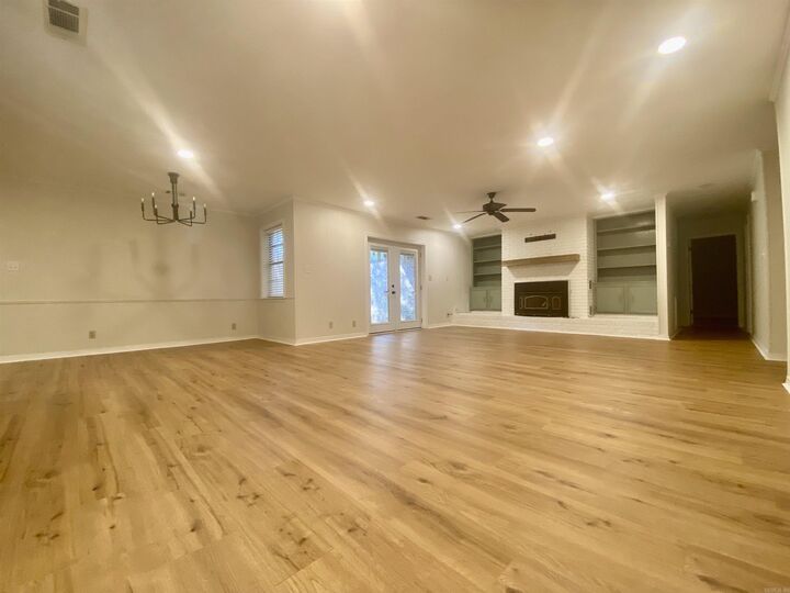 Property Photo:  1077 Toltec Street  AR 71701-7053 