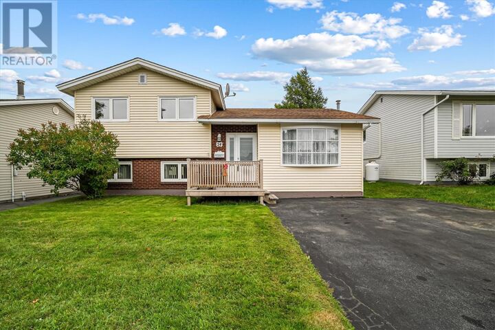 24 McGill Crescent  Mount Pearl NL A1N 2Z8 photo