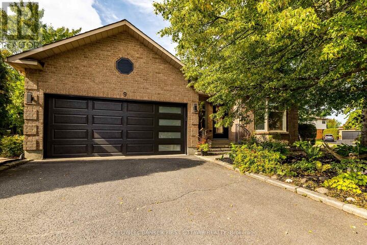 9 Lone Meadow Trail  Ottawa ON K2S 1C9 photo