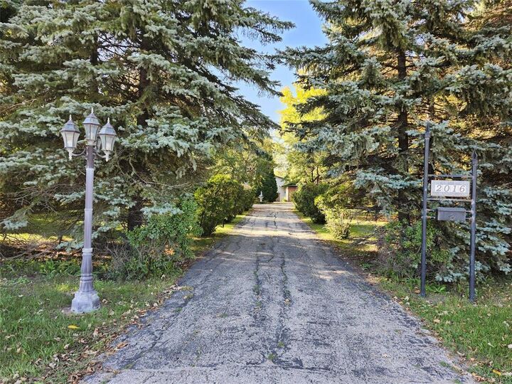 2016 Henderson Highway  Winnipeg MB R3G 1P2 photo