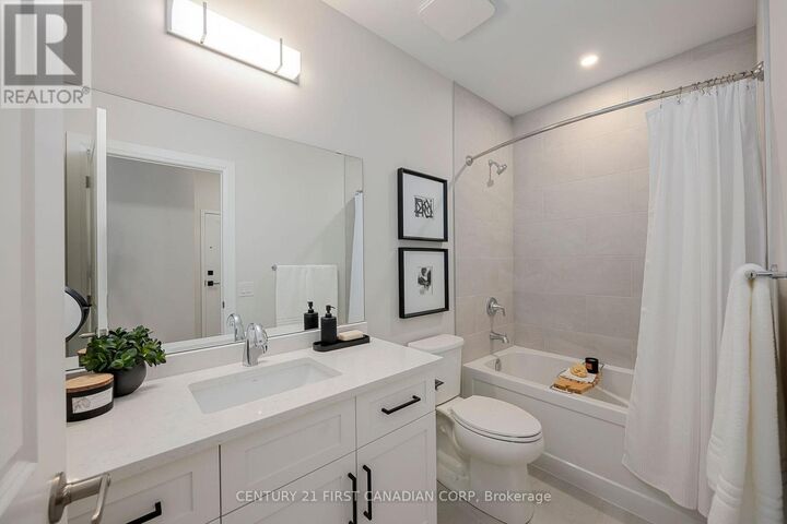 Property Photo: 4286 East King Street 703 ON N2P 2E9
