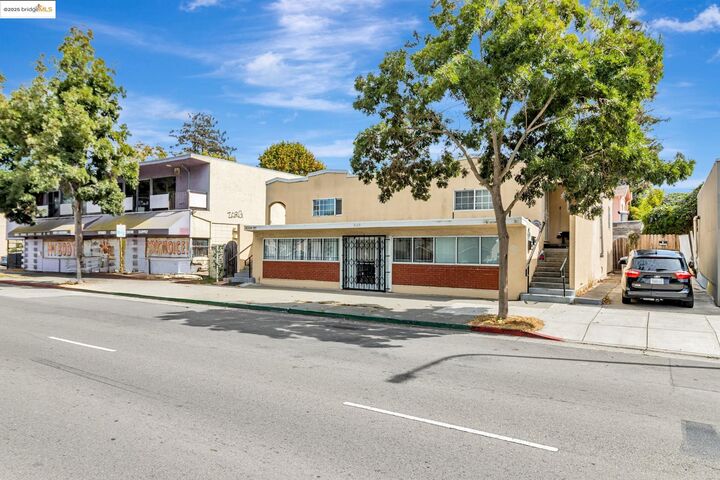 Property Photo:  3109 Sacramento St  CA 94702 