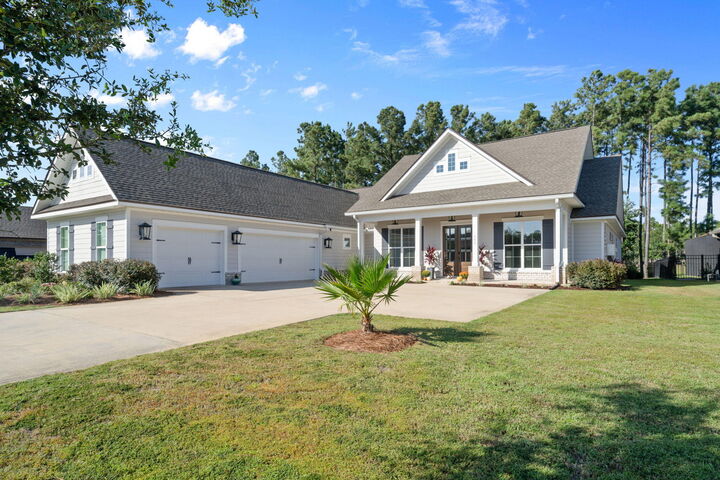 Property Photo: 142 Mill Pond Cove FL 32439