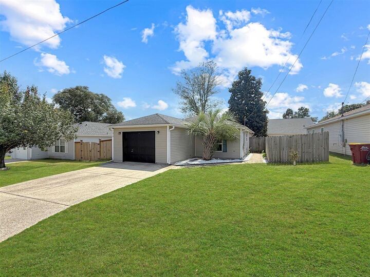 Property Photo:  312 Apple Drive  FL 32536 