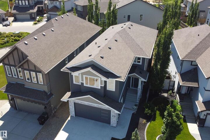 Property Photo:  17 Sunbury Place  AB T8H 0K3 