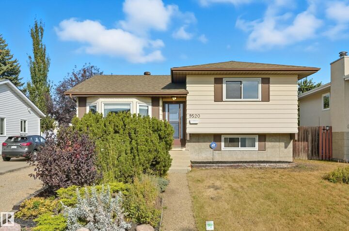 Photo de la propriété:  9520 178A Avenue NW  AB T5Z 2G6 