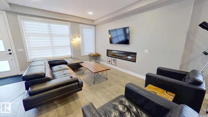 Property Photo:  8809 148 Street NW  AB T5R 0Z8 