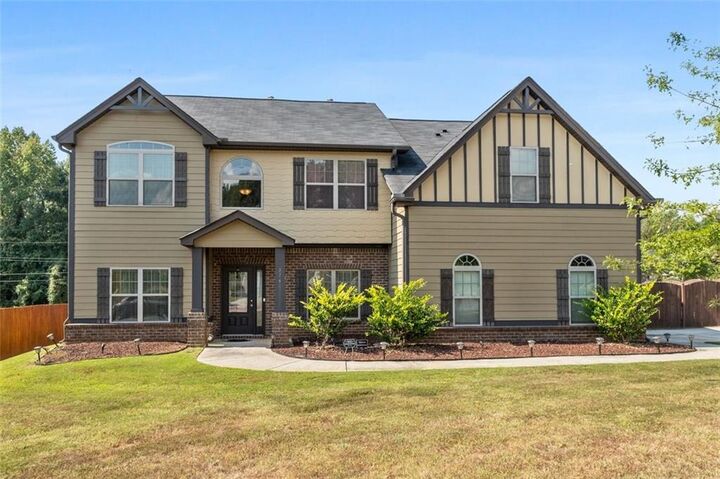 Property Photo:  2748 Village Park Drive E  GA 30294 