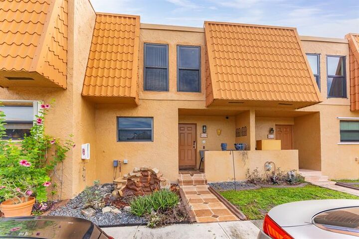 Property Photo: 9119 Limetree Ln 169 FL 33024