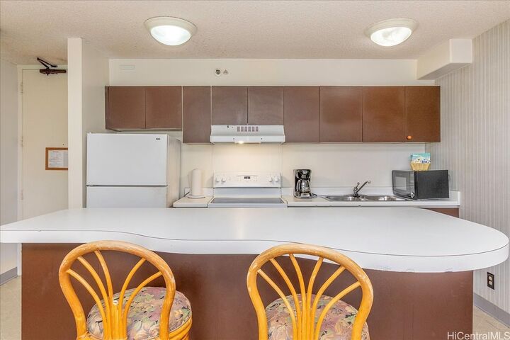 Property Photo:  201 Ohua Avenue 605 (Nuc)  HI 96815 