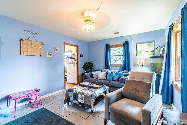 Property Photo:  2402 Charlotte Avenue  IN 46805-3816 