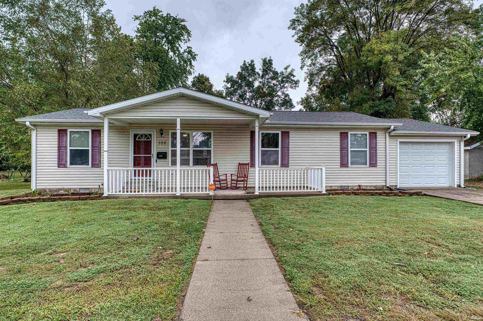 Property Photo:  106 E Oak Street  IN 47648 