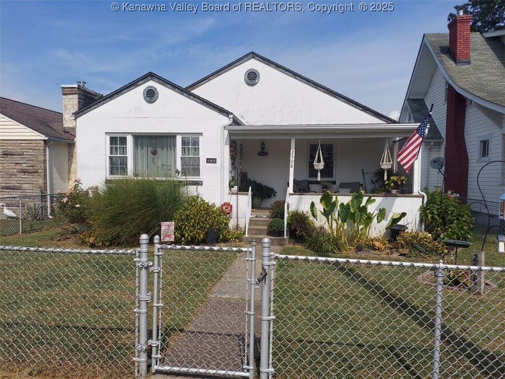 Property Photo:  2508 Washington Avenue  WV 25177 
