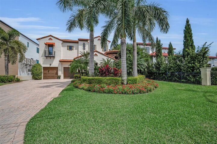 801 Brightwaters Boulevard NE  St Petersburg FL 33704 photo
