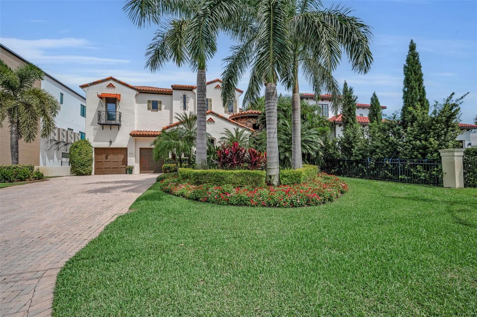 Property Photo:  801 Brightwaters Boulevard NE  FL 33704 
