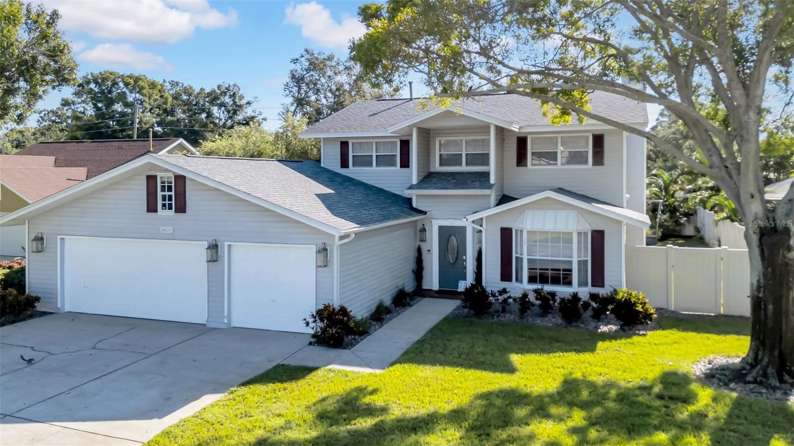 Property Photo: 8809 Glen Lakes Boulevard N FL 33702