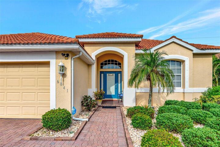 Property Photo:  6841 74th Street Circle E  FL 34203 