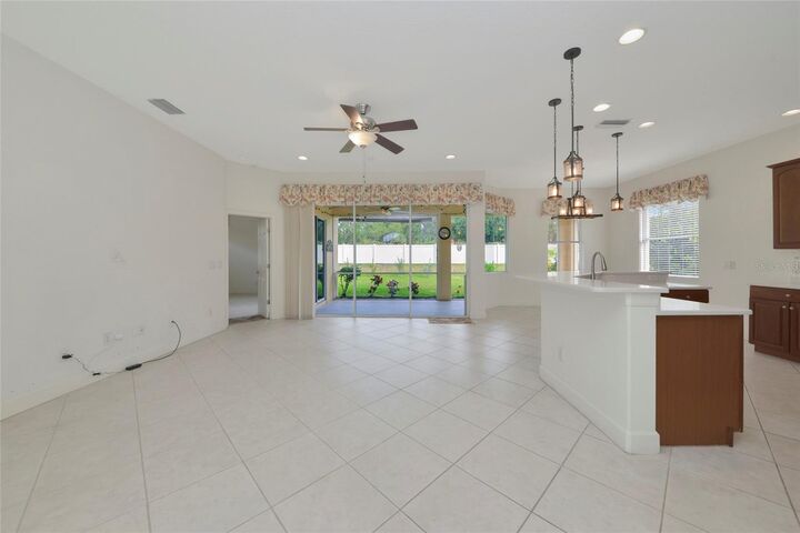 Property Photo:  6841 74th Street Circle E  FL 34203 