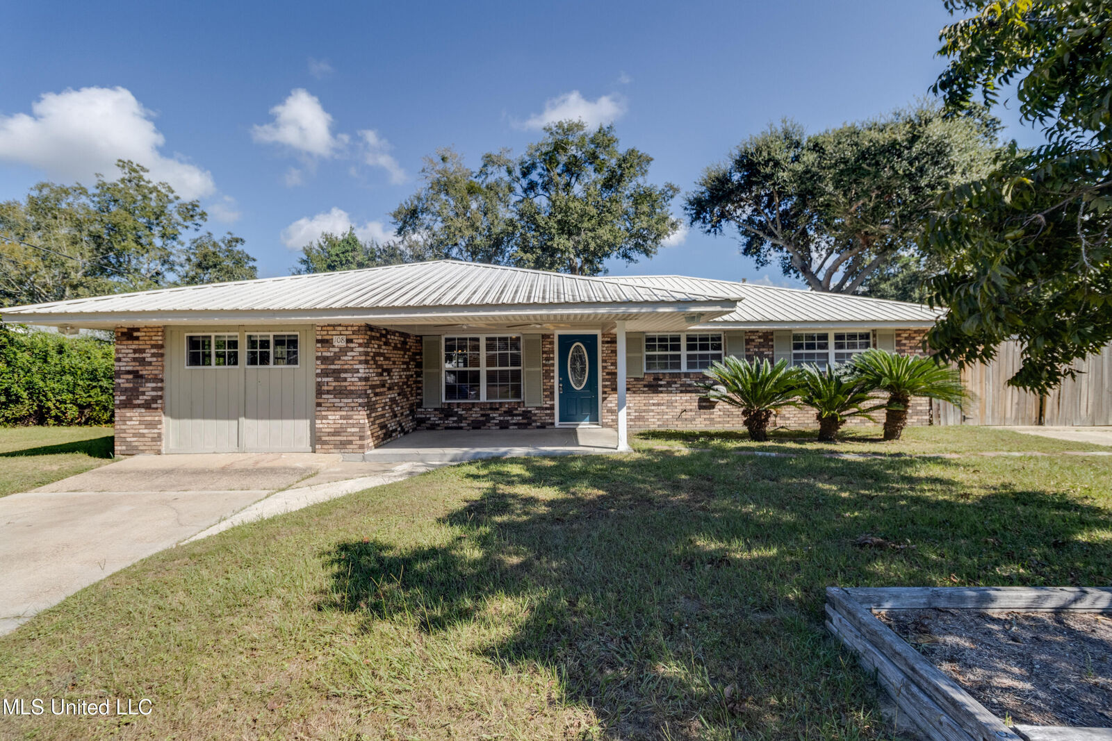 Property Photo:  108 Vance Place  MS 39560 