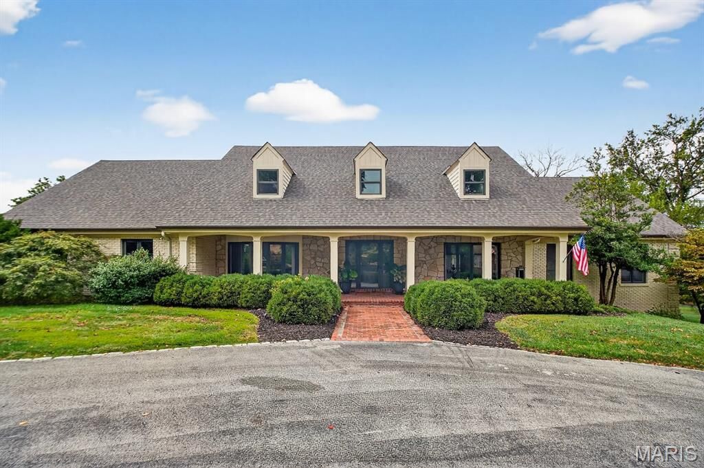 Property Photo: 52 Muirfield Court MO 63141