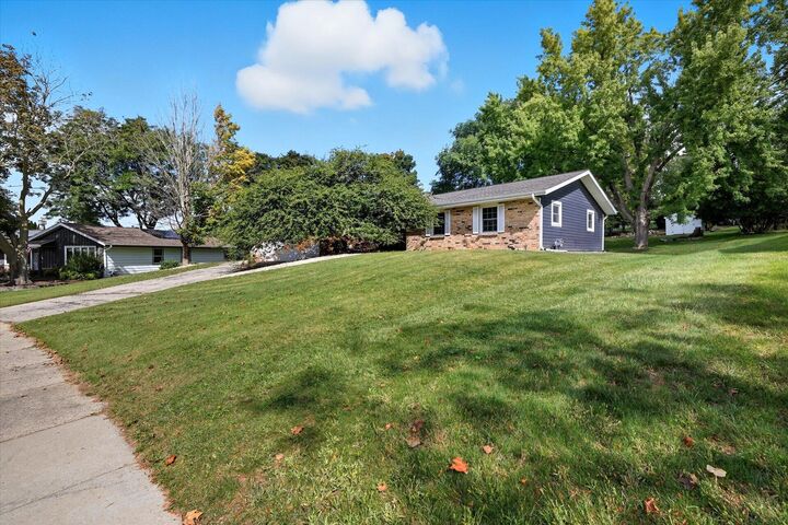 Property Photo:  1506 River Highlands Dr  WI 53066 