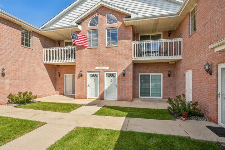 Property Photo: N25w24117 River Park Dr 2 WI 53072