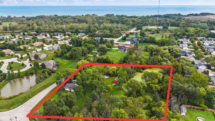Property Photo:  4063 E Oakwood Rd  WI 53154 