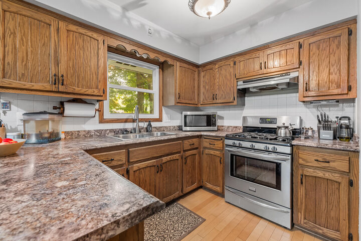Property Photo:  107 Parkway Dr  WI 53086 