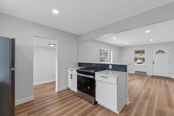 Property Photo:  932 S 86th St  WI 53214 