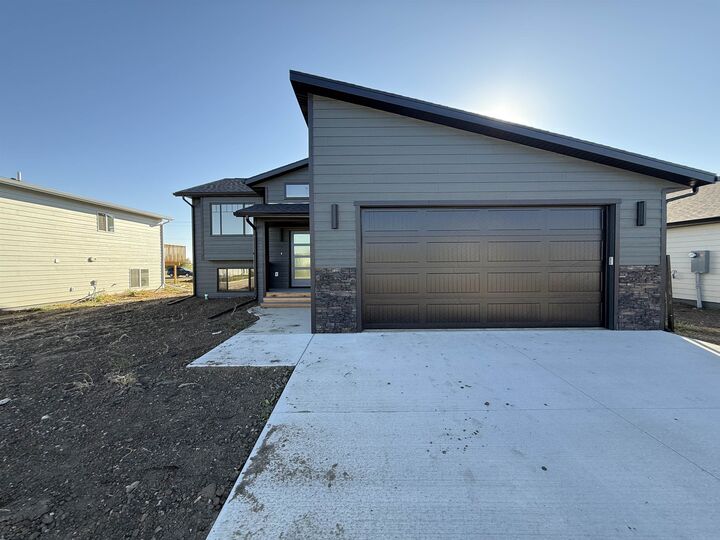 Property Photo: 656 Eagle Court SD 57719