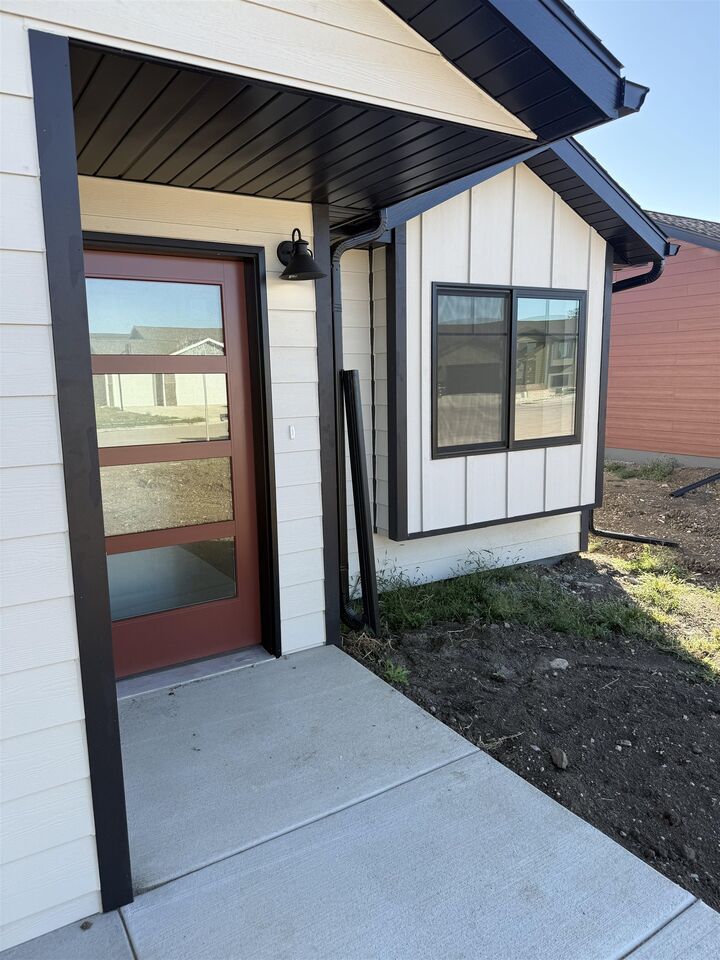 Property Photo: 652 Eagle Court SD 57719