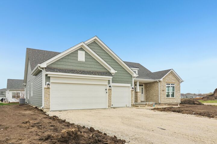 Property Photo: 1119 Parkside Drive IL 60178