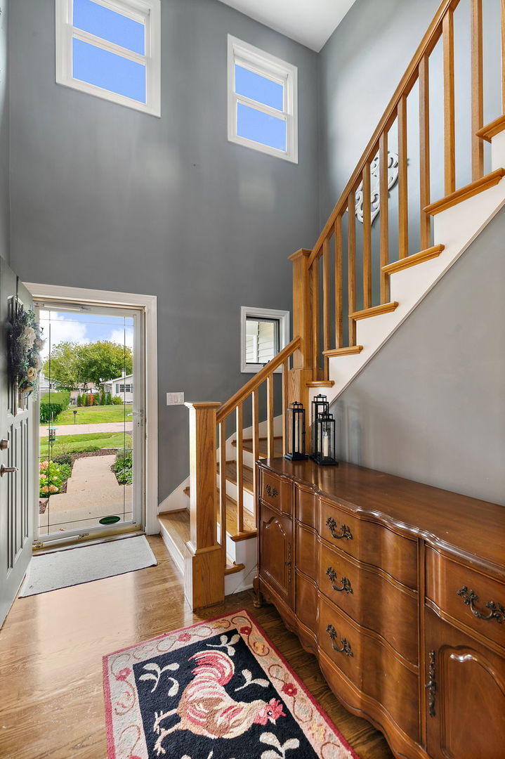Property Photo: 811 Carol Avenue IL 60050