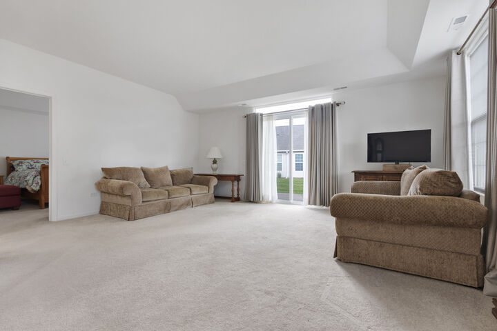 Property Photo: 14060 Palisades Avenue IL 60142