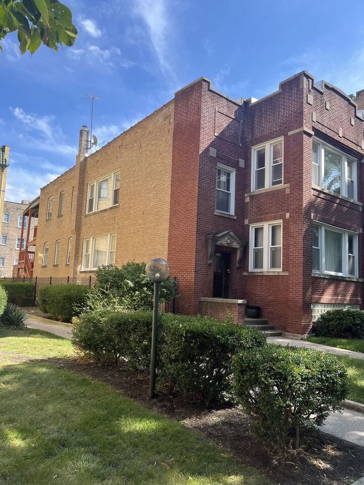 Property Photo: 8019 S Vernon Avenue 2 IL 60619