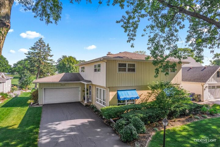 Property Photo:  713 Burning Tree Lane  IL 60563 