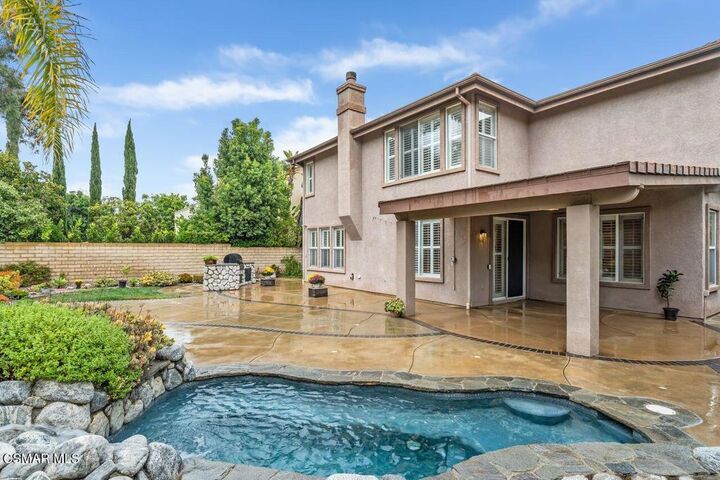 Property Photo:  683 Via Vista  CA 91320 