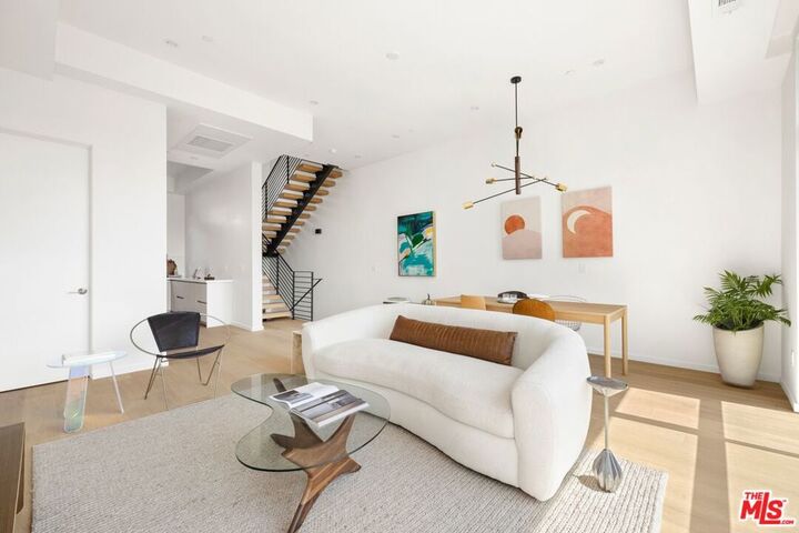 Property Photo: 1227 N Formosa Avenue 2 CA 90046