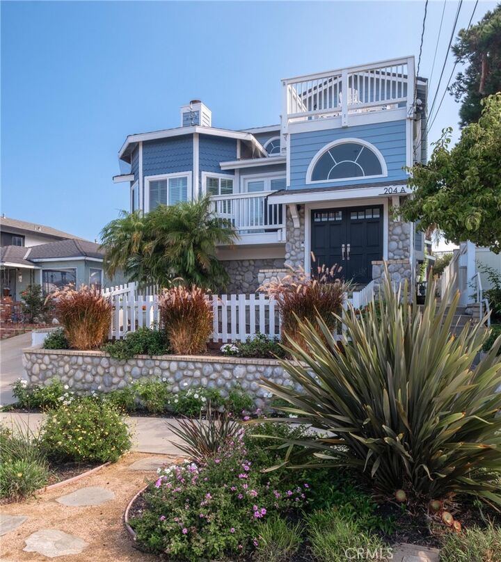 204 N Lucia Avenue A  Redondo Beach CA 90277 photo