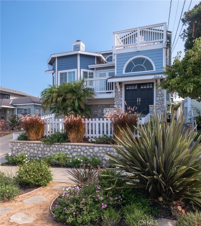 Property Photo:  204 N Lucia Avenue A  CA 90277 