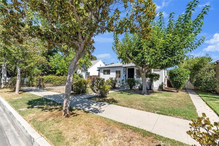 Property Photo: 4542 Stansbury Avenue CA 91423