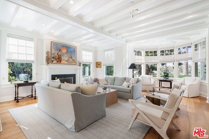 Property Photo:  401 Ocean Avenue 2  CA 90402