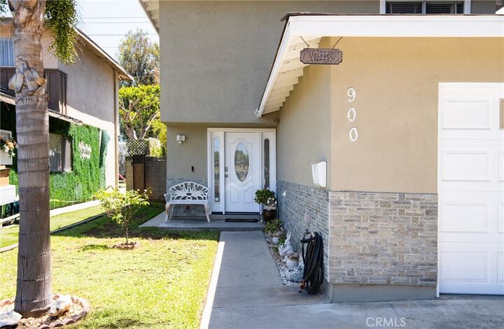 Property Photo:  900 E Sagebank Street  CA 90746 
