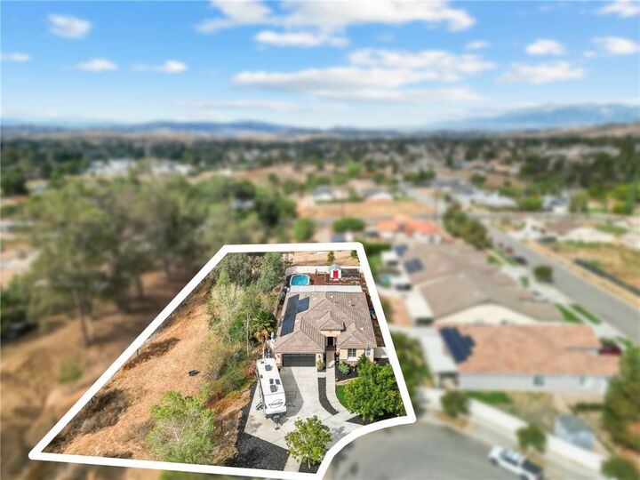 Property Photo: 12968 Scenic View Court CA 92399