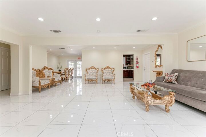 Property Photo:  16037 Hart Street  CA 91406 